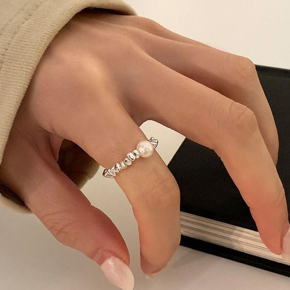 Pearl Spark – Sterling Silver Elastic Ring