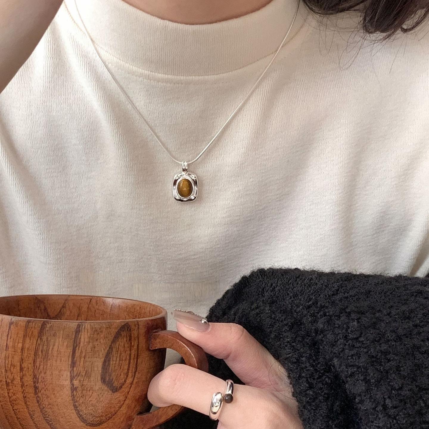 Onyx Square – Sterling Silver Necklace