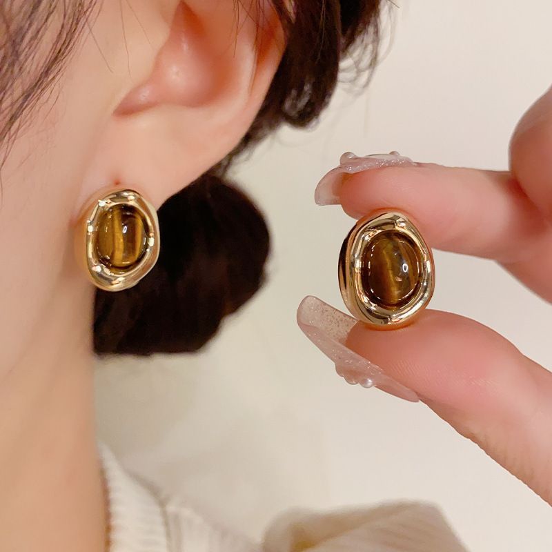 Amber Gaze – Tiger’s Eye Stud Earrings