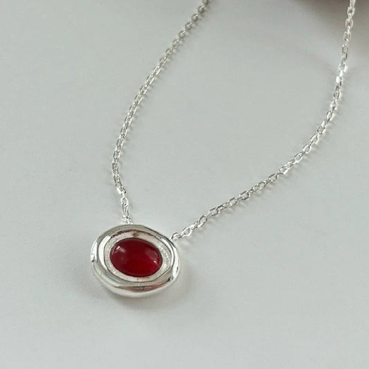 Crimson Glow – Natural Red Agate Necklace