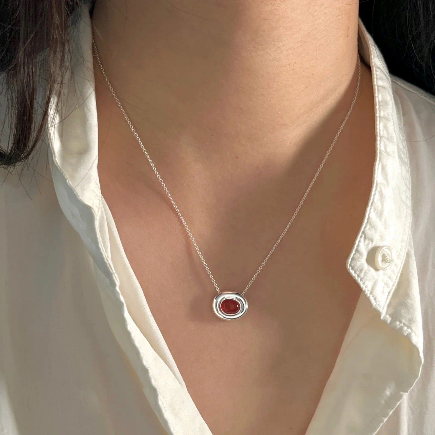 Crimson Glow – Natural Red Agate Necklace