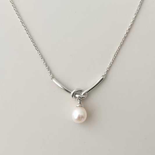 Baileys Glow – Sterling Silver Pearl Necklace
