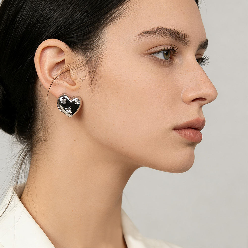 Vintage Zircon Heart Stud Earrings